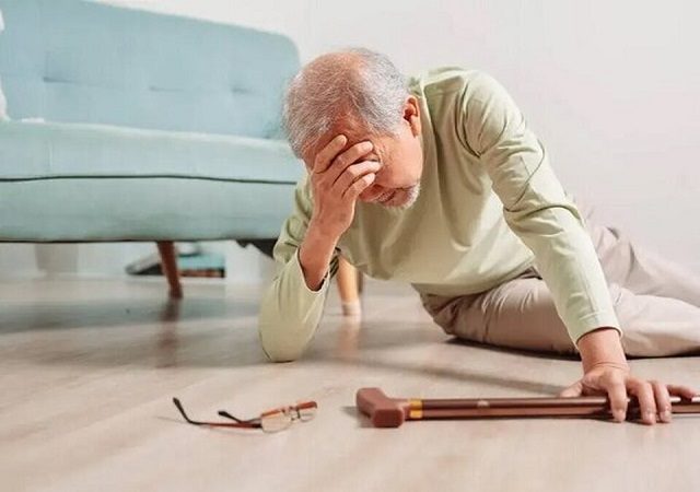 عدم تعادل و ناپایداری در راه رفتن | کلینیک مغز و اعصاب اصفهان | کلینیک تخصصی مغز و اعصاب نورون