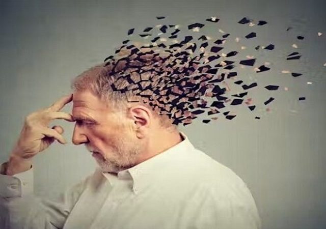 سلامت مغز در دوران پیری | کلینیک مغز و اعصاب اصفهان | کلینیک تخصصی مغز و اعصاب نورون